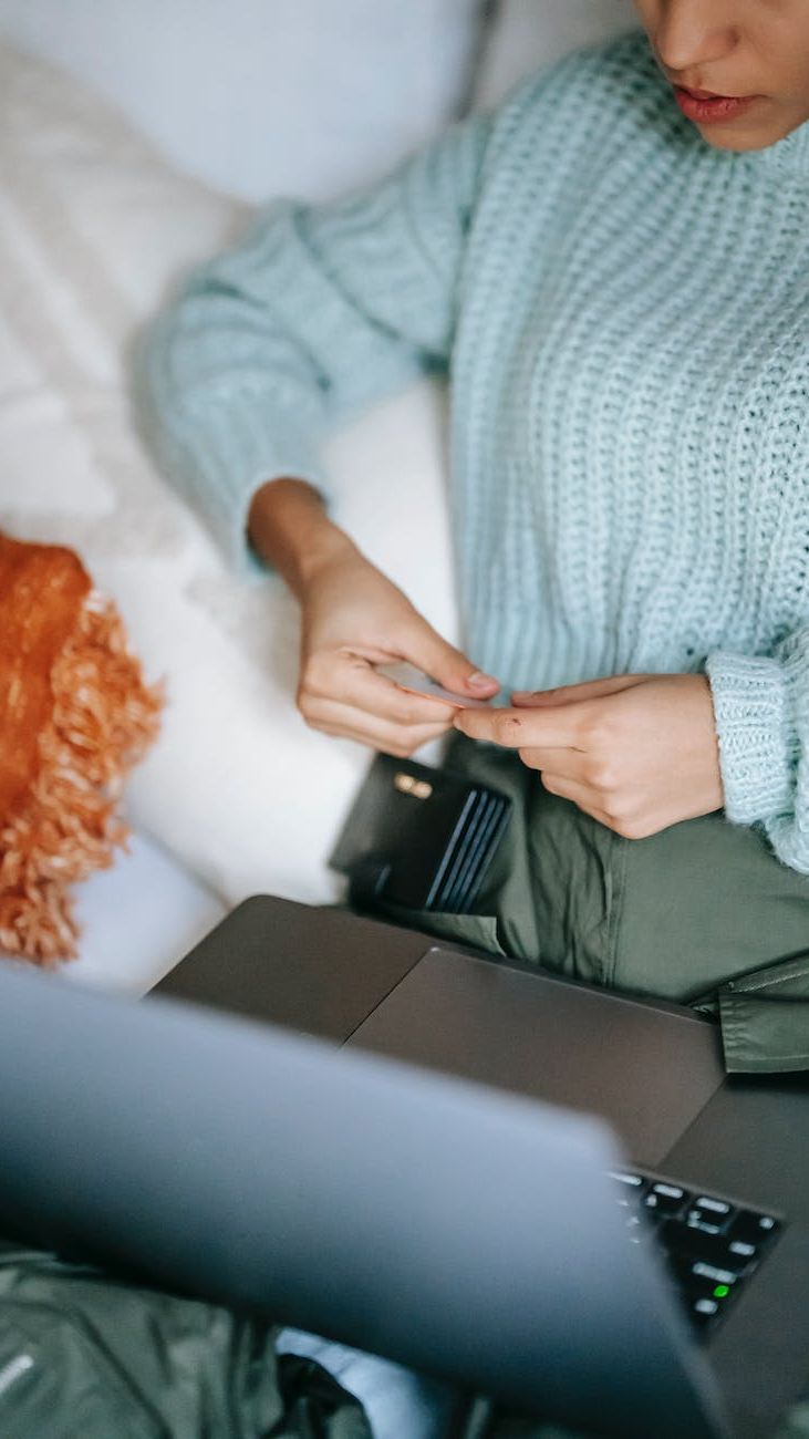 Slim is In: Exploring the Minimalist Wallet Trend for Men