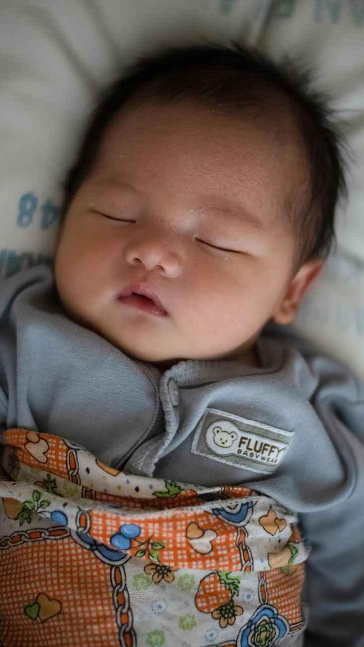From Newborn to Toddler: Must-Have Unisex Outfits for Your Little One