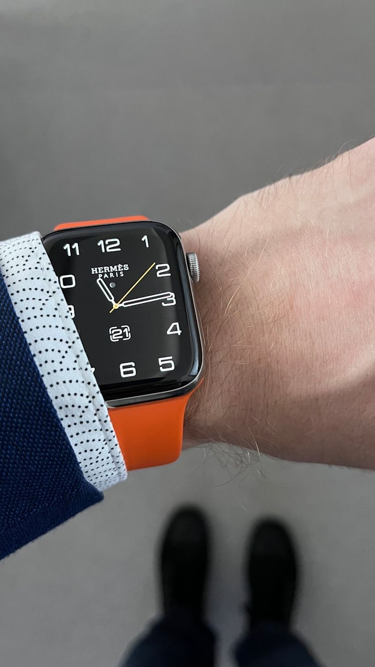 How to Choose Men’s Smartwatches: Style Trends and Key Features