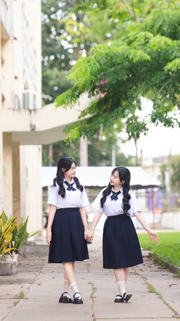 How to Choose the Perfect Flats for School and Play