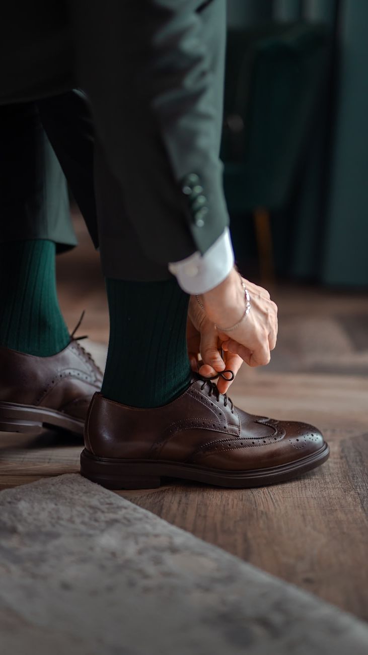 How to Match Socks with Shoes and a Suit: Stylist Tips