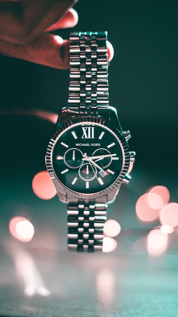 Men’s Wrist Watches: Style and Status in Detail