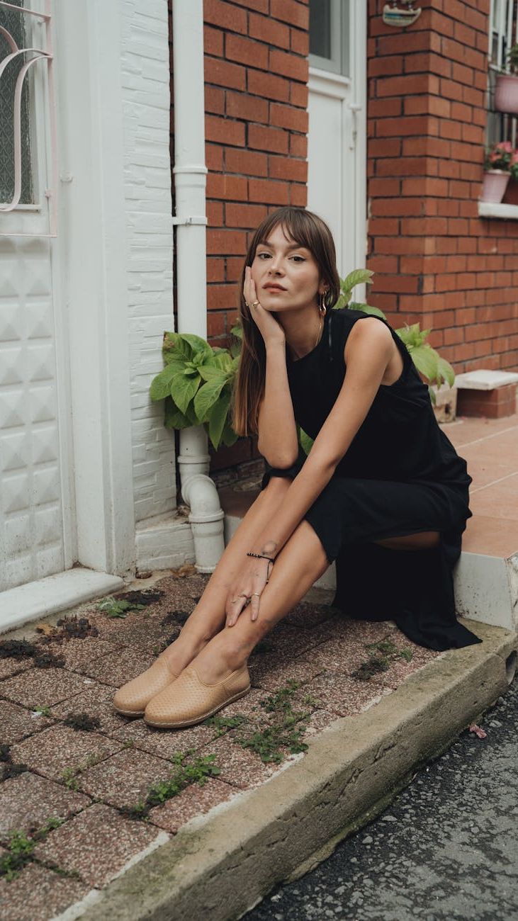 Perfect Flats for Office and Leisure: Trendy Pairs for 2025