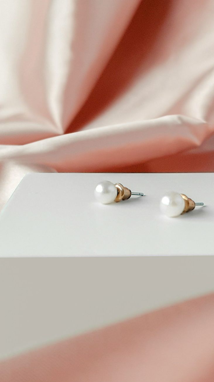 Secrets of Young Stylists: Which Earrings Girl Designers Aged 10–15 Choose