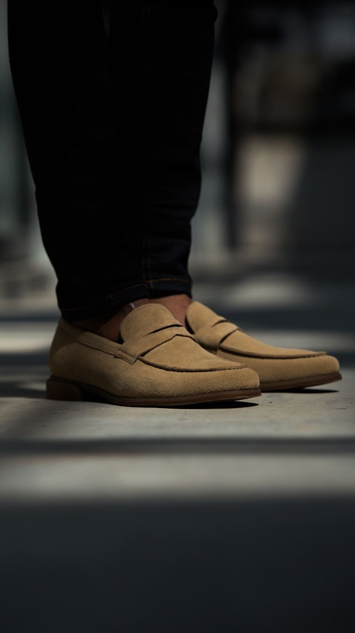 Effortless Style: The Best Men's Loafers and Slip-Ons for a Flawless Look in 2025!