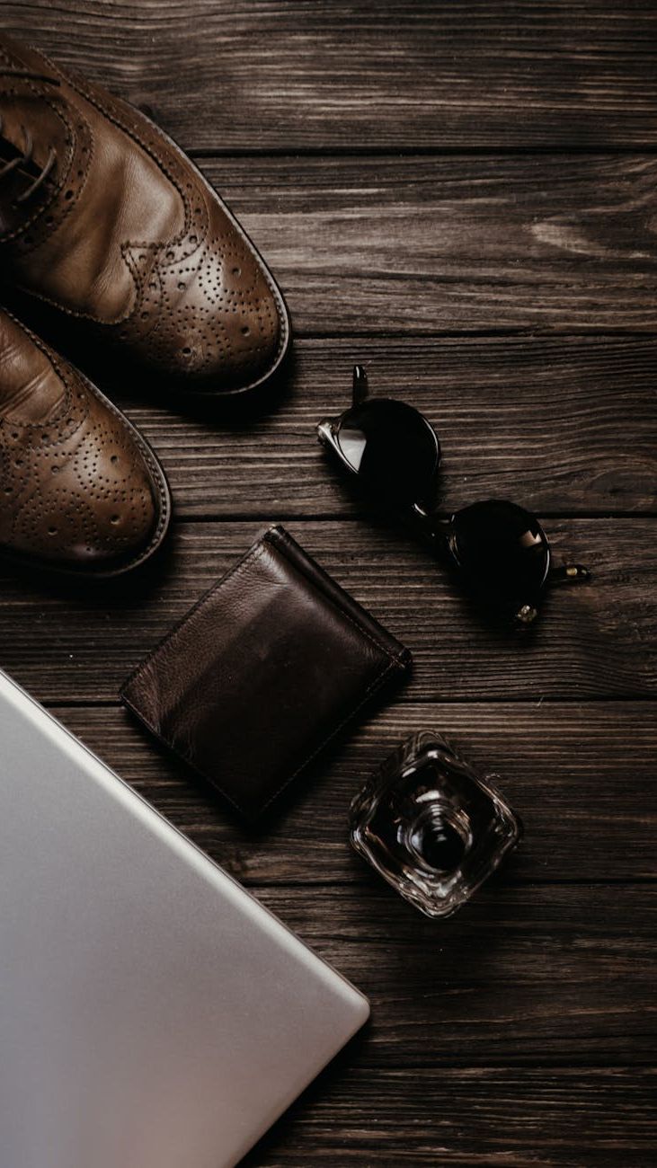 The Perfect Wallet: Top Men's Fashion Trends 2024