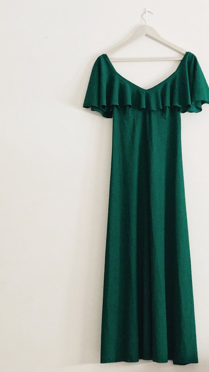 Trendy Dresses 2025: Colors, Fabrics, and Key Details of the Year