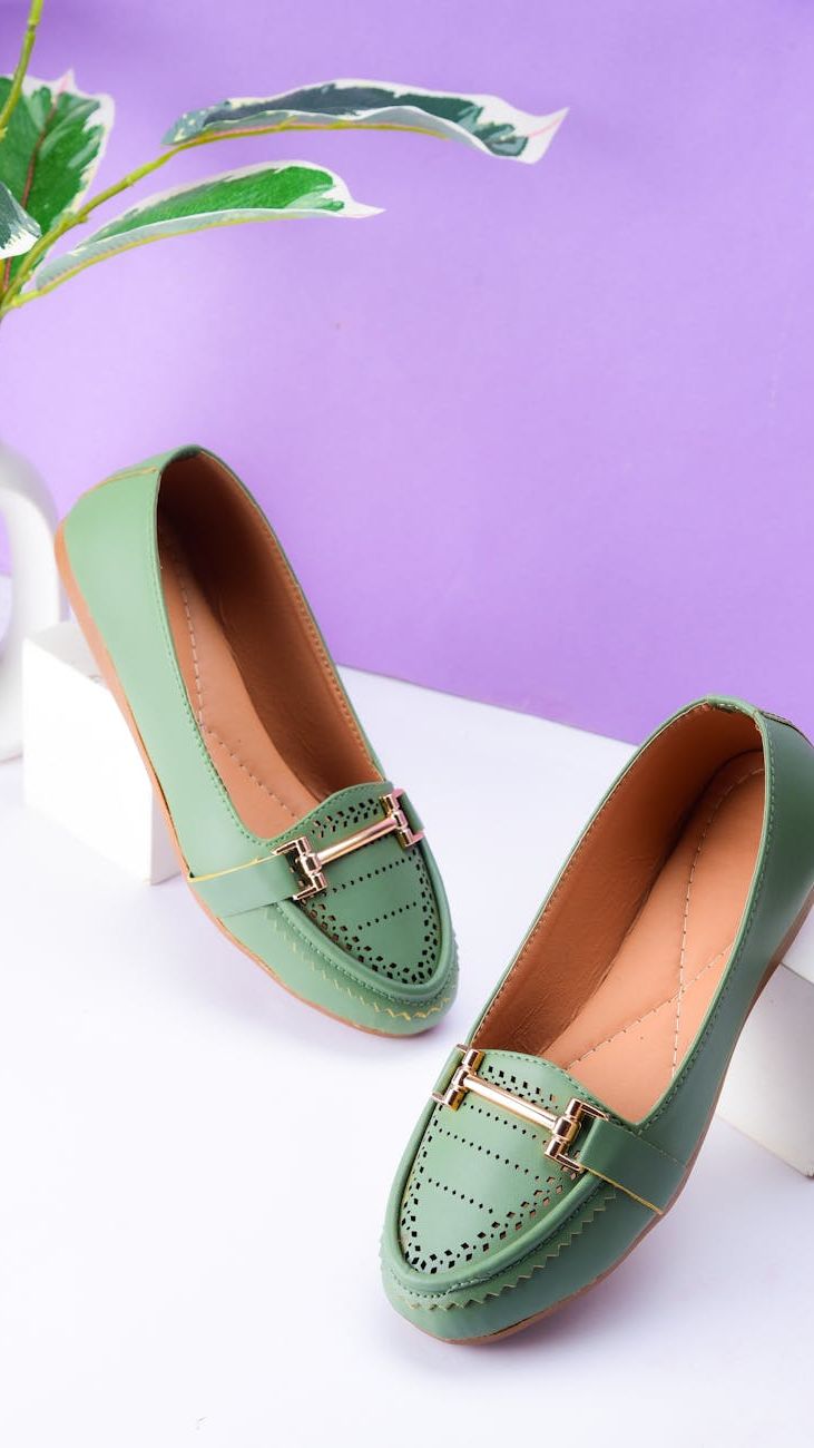 Why Flats Are Making a Comeback Among Teen Girls