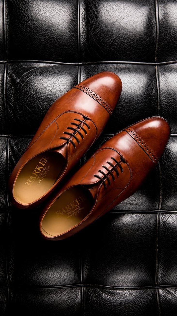 Decoding Oxford Shoes: A Comprehensive Style Guide for Men