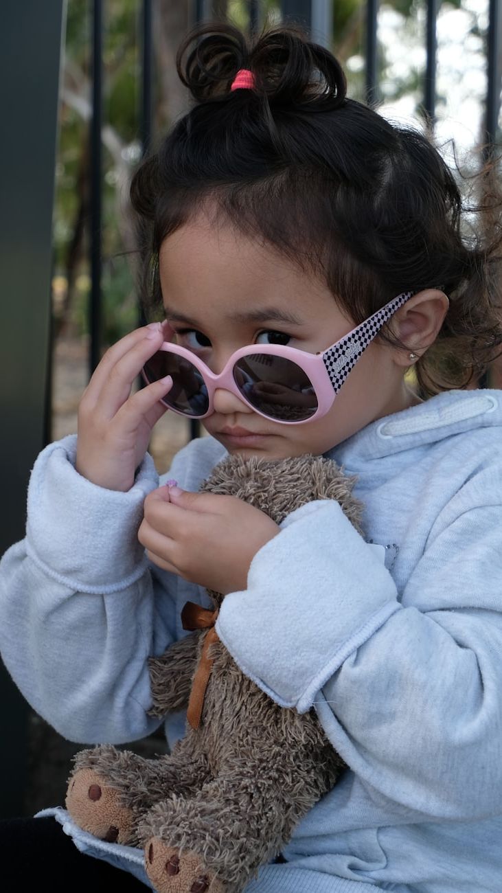 5 Raisons d'acheter à votre fille des lunettes de soleil tendance cet été