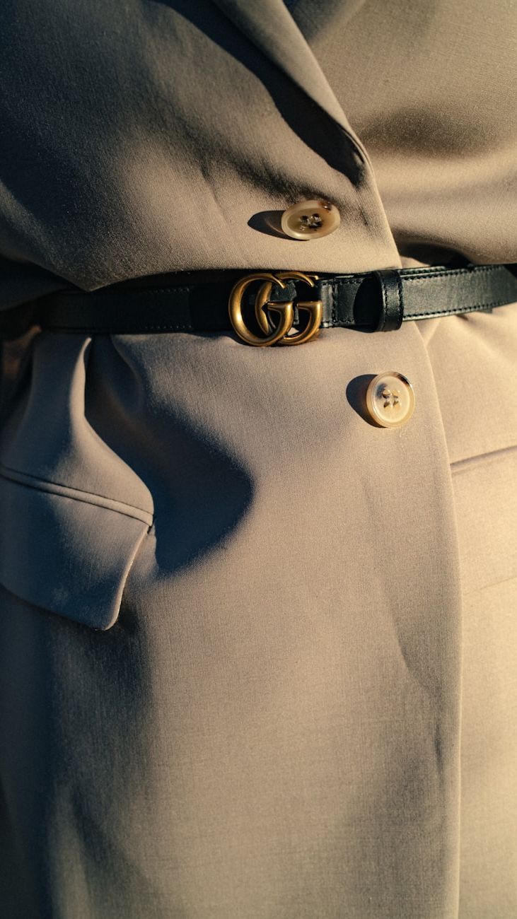 5 Ways to Wear a Belt and Accentuate Your Figure