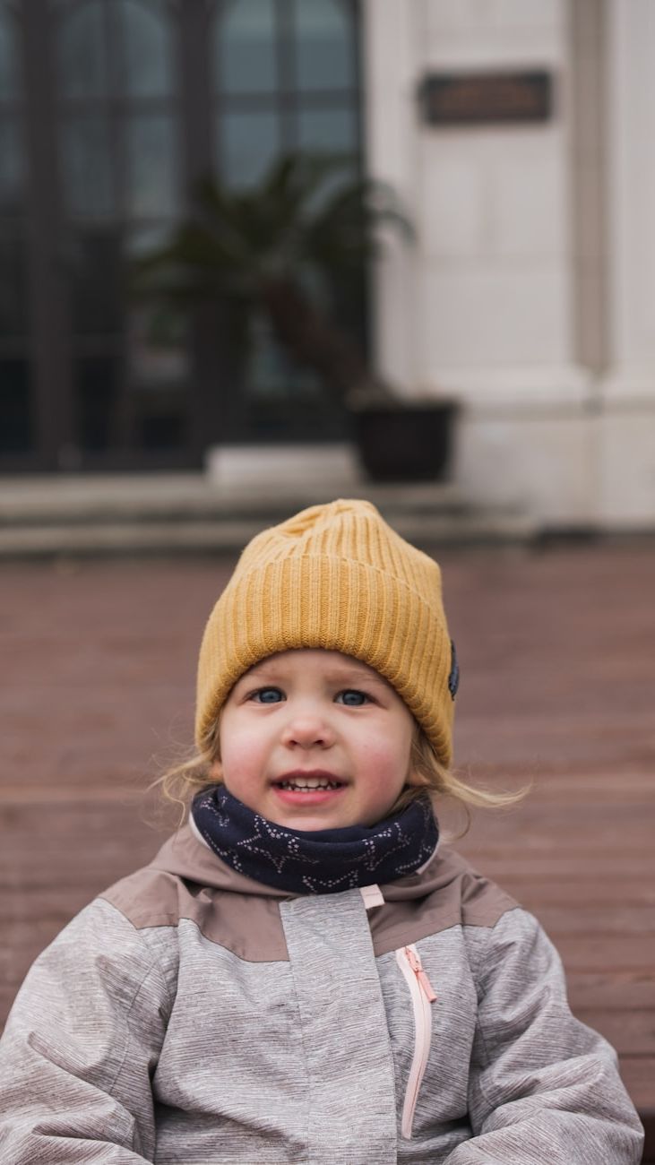 Baby Girl Scarves: The Best Fabrics for Cool-Weather Comfort