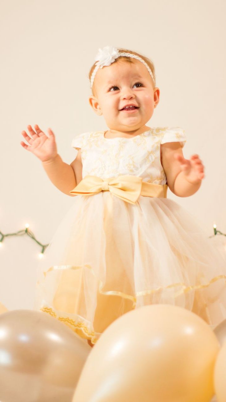 How to Choose the First Special Occasion Outfit for a Baby Girl Under One Year Old