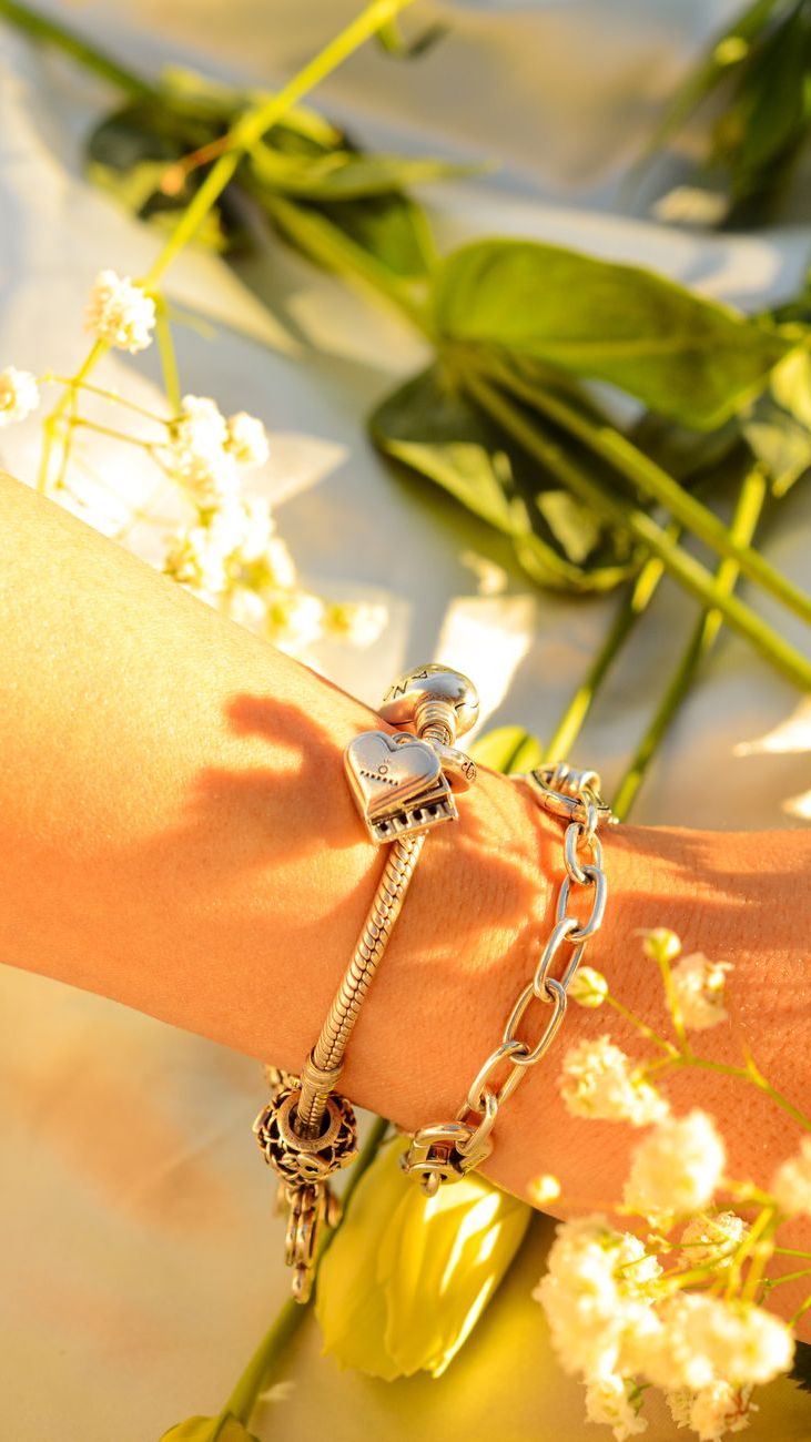 Charm Bracelets for Girls: How to Build Your Unique Collection