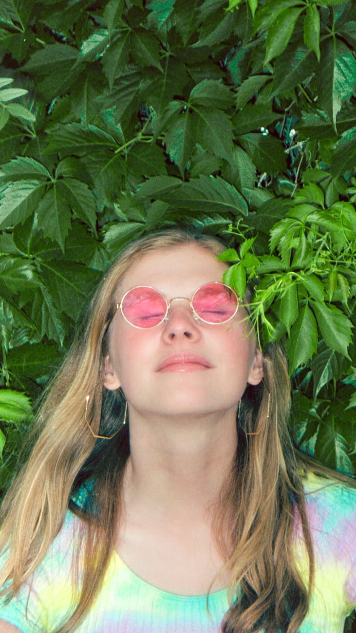 Colored Sunglasses for Girls: A Bright Accessory for Sunny Days