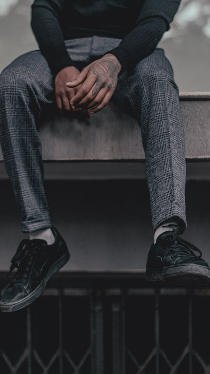 Comfort and Style: How to Choose Men's Pants by Body Type