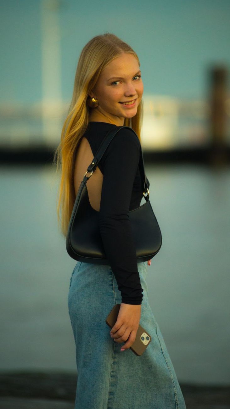 Compact Shoulder Bags for City Travel: Practical and Stylish