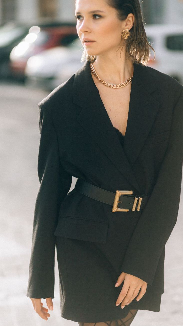 Women's Belt as the Key Accent of a Modern Outfit