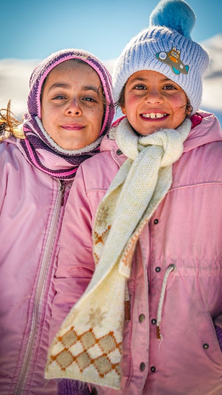 Fashionable Scarves for Girls: Trends, Colors, and Prints