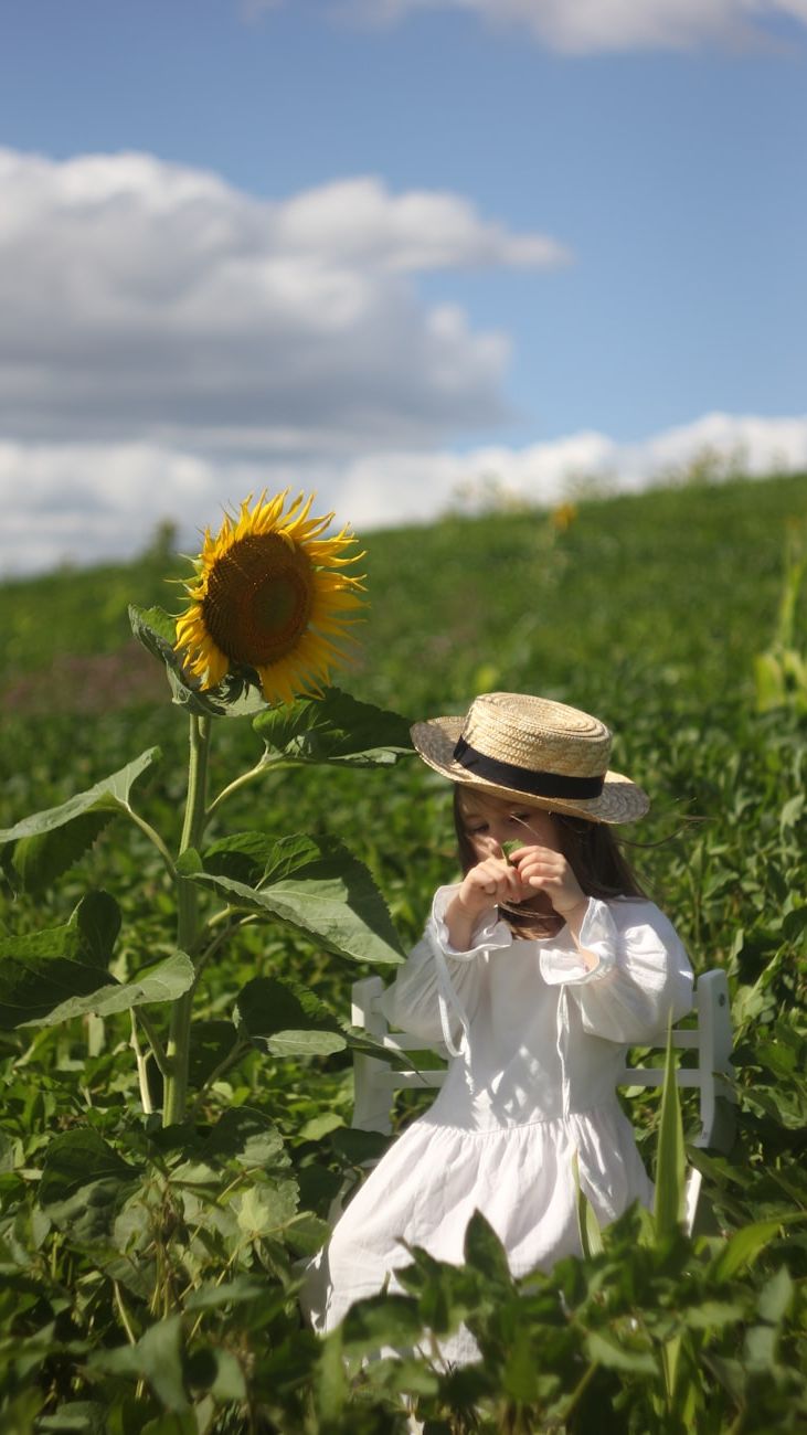 Festive Dresses for Girls: Ideas for Parties and Photoshoots