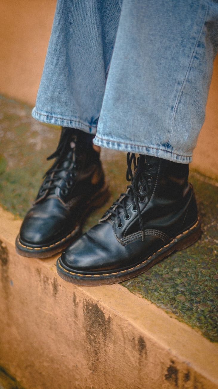 Girls' School Shoes Boots: Practical Footwear for Everyday Wear