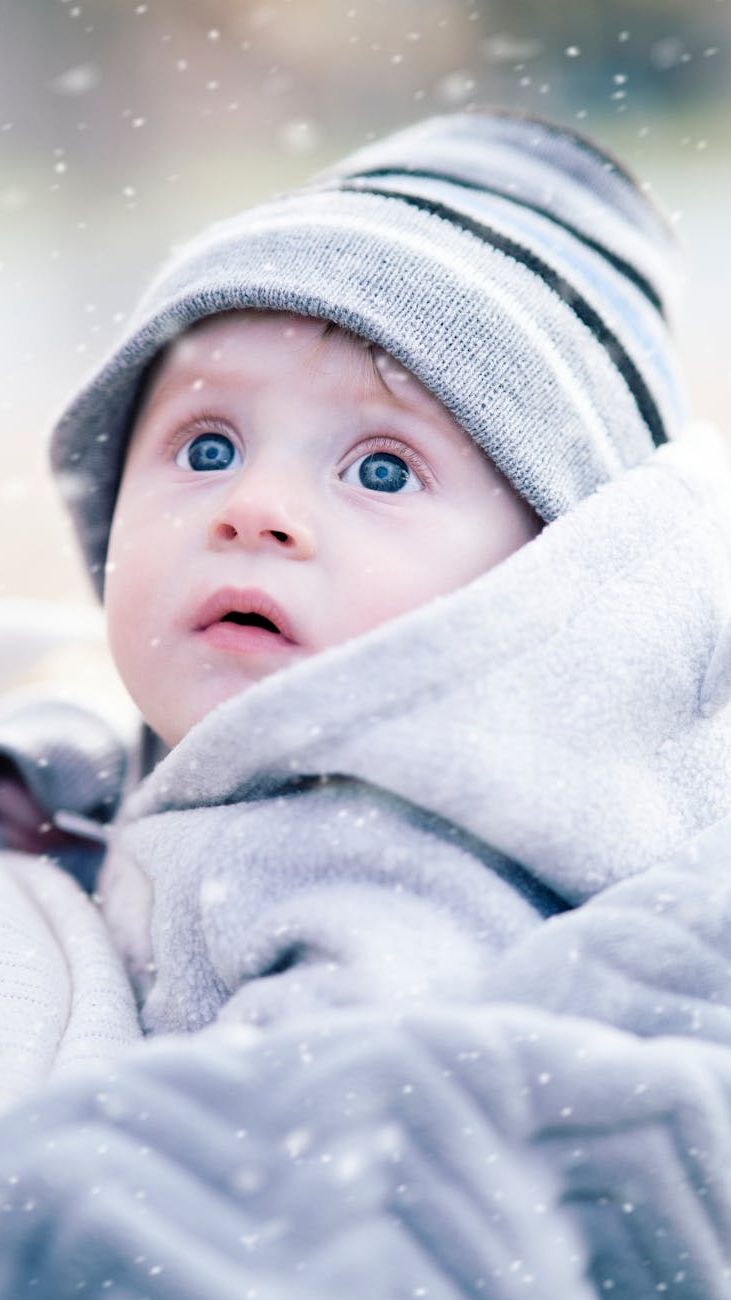 How to Choose Baby Clothes for the Weather: Practical Tips for Parents