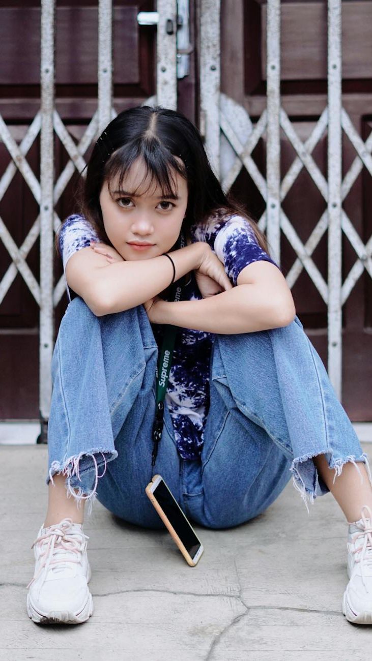 How to Choose Comfortable Sneakers for a Teenage Girl