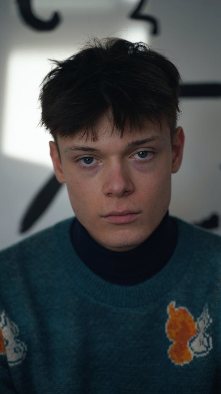 How to Choose the Perfect Sweater: Tips for Young Guys