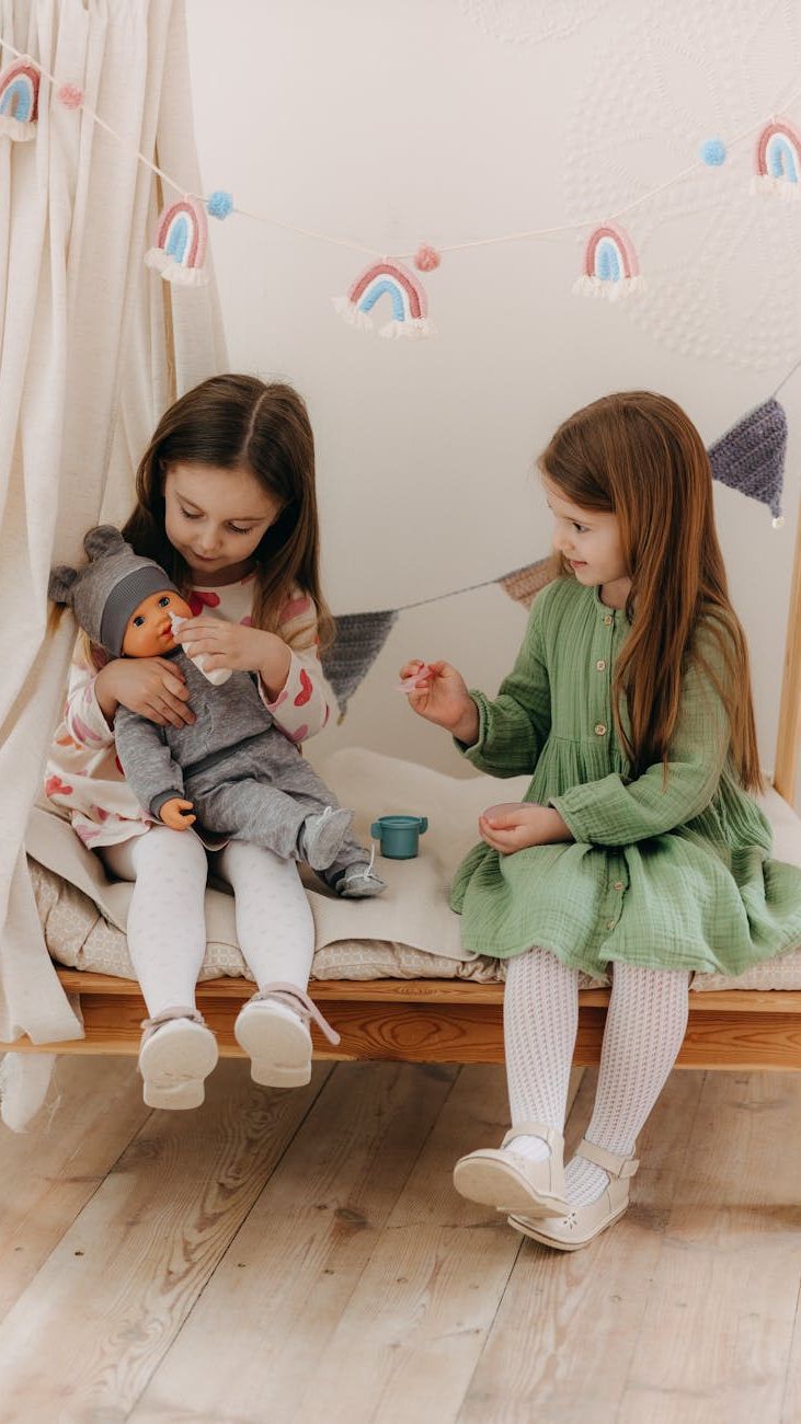 How to Choose Tights for Girls: Trends and Tips for Moms