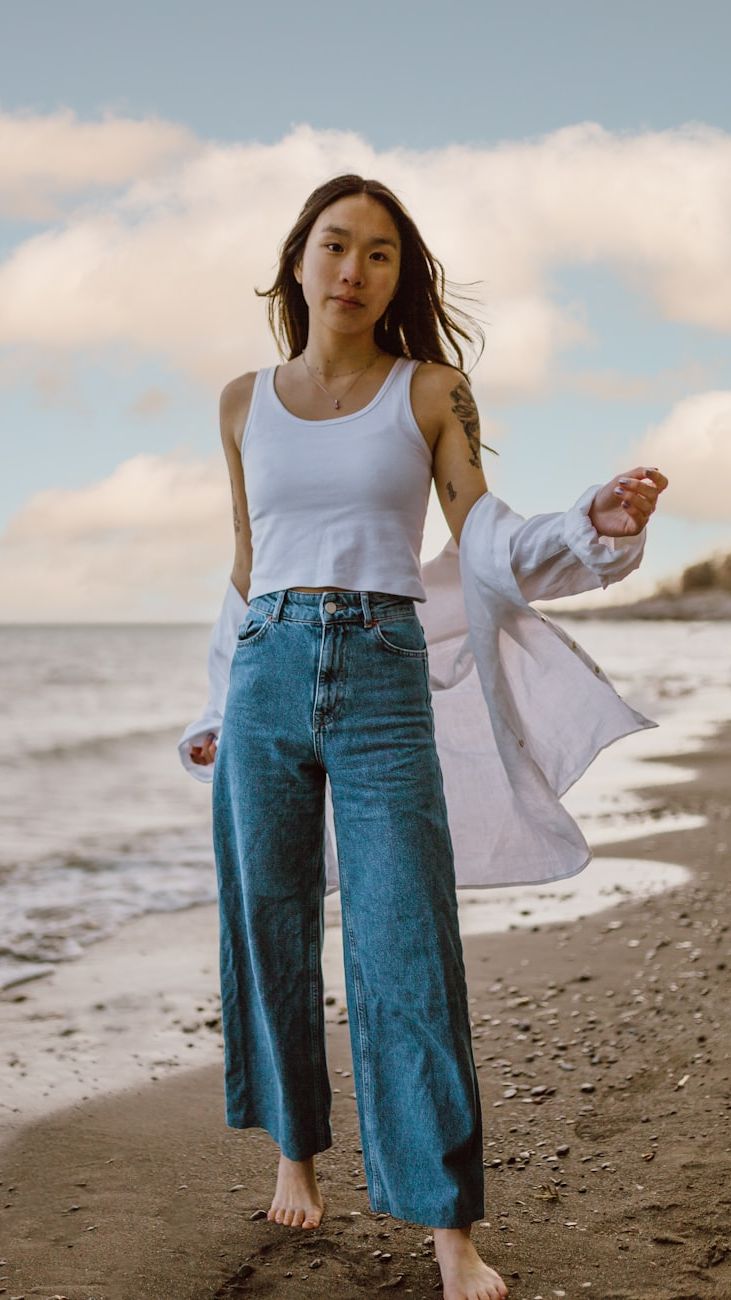 Jeans Every Woman Should Have in Her Wardrobe
