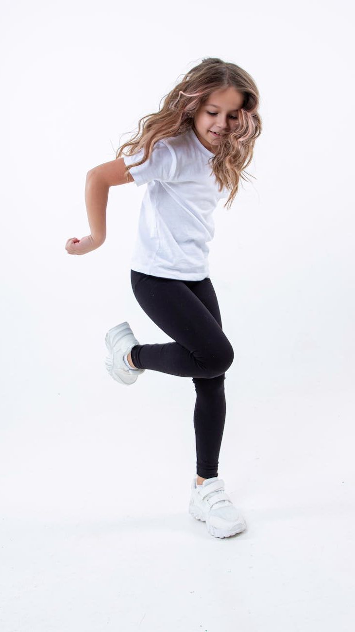 Leggings for Girls: Best Ideas for School and Walks