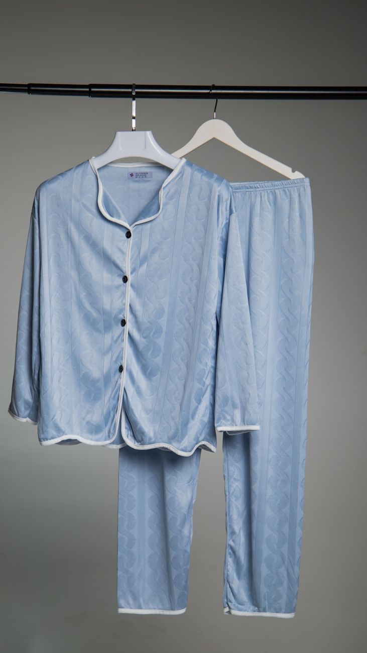 Men’s Home Style: Comfortable Clothing for Relaxation and Sleep