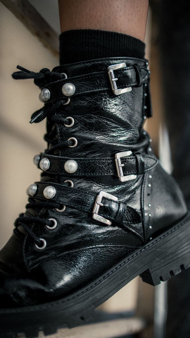 Mid-Season Boots for Girls: Comfort and Style for Every Day