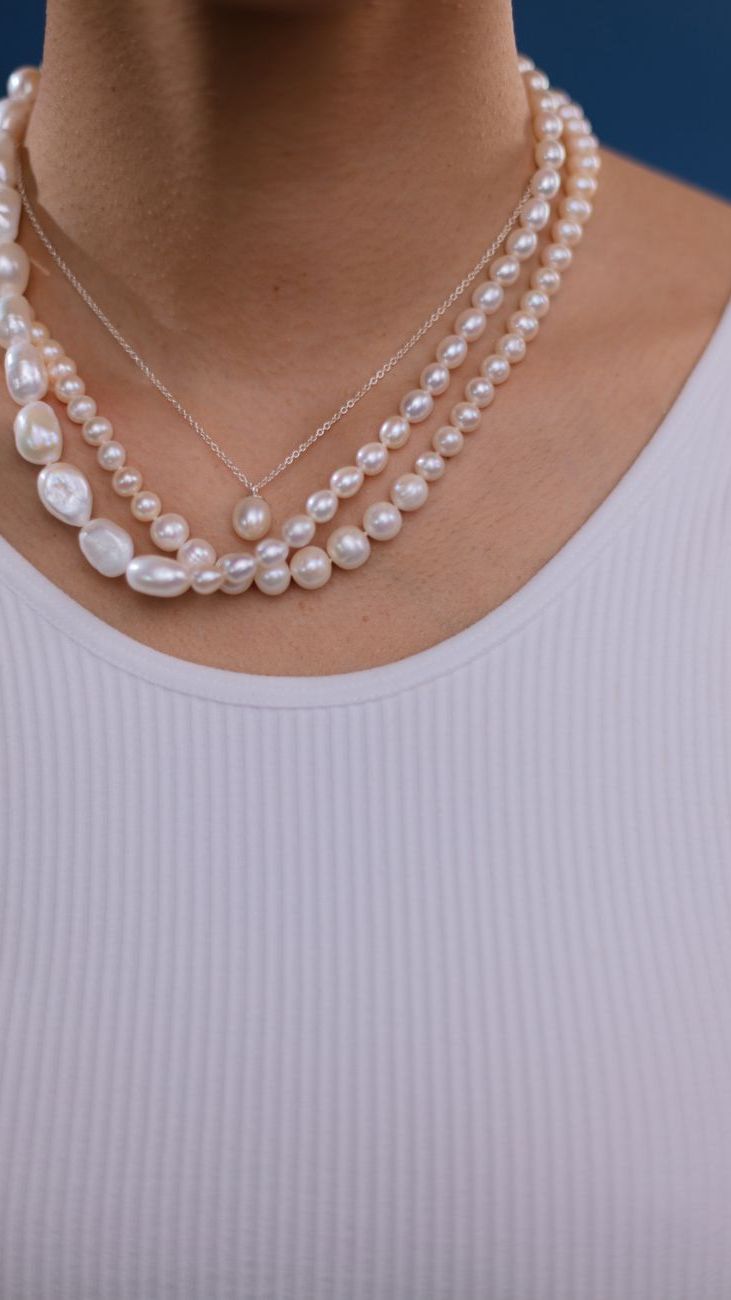 Natural Pearl Necklaces: How to Wear the Ultimate Elegance Trend