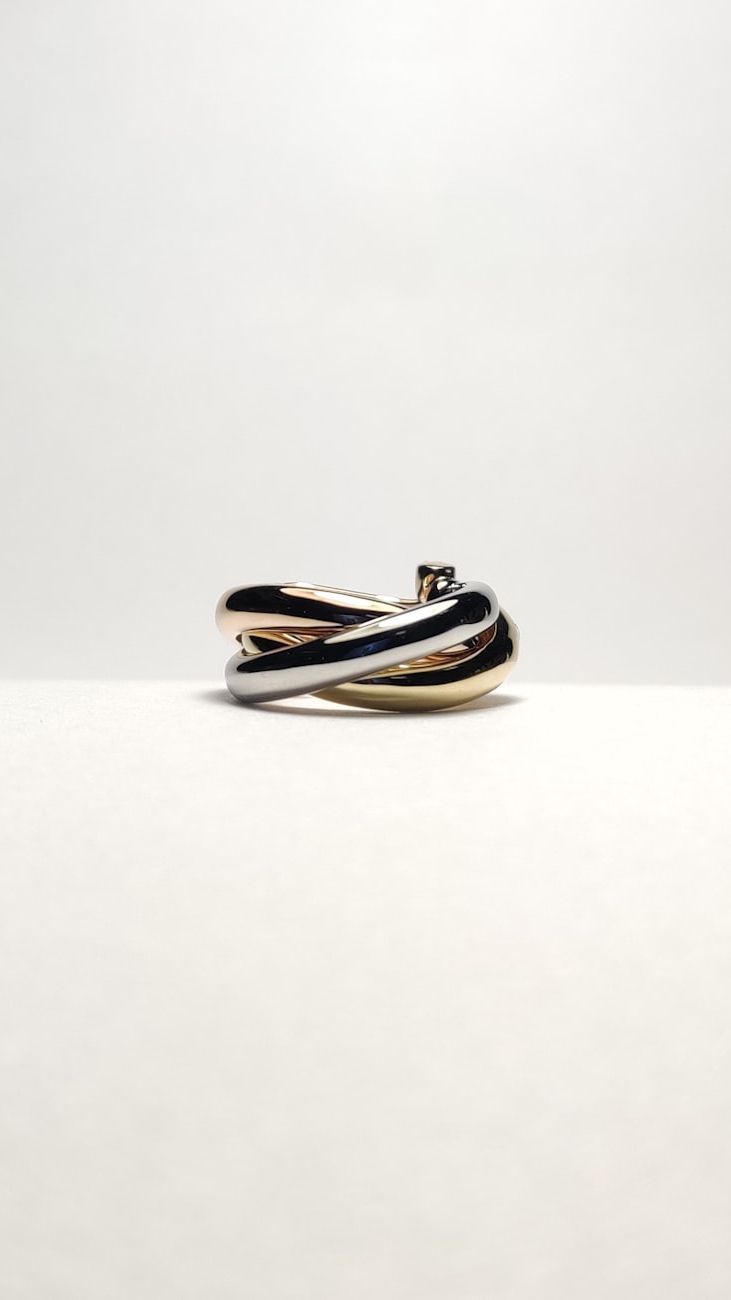 Rings That Speak for You: How to Choose the Perfect Style Accessory