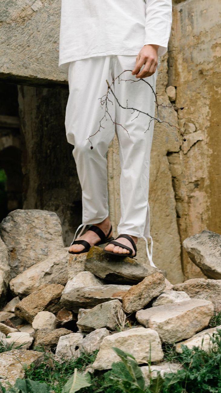 Summer Style for Men: What to Wear with Sandals