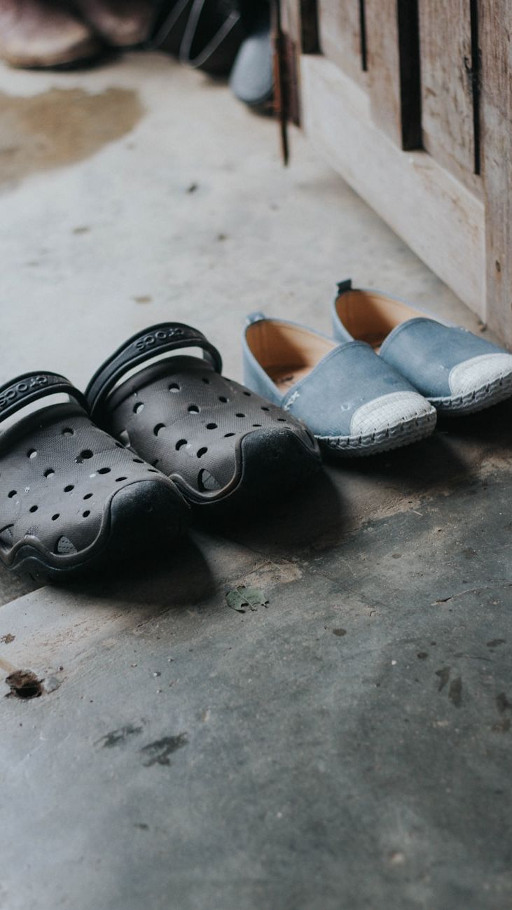 Season's Trend: The Best Clogs and Mules for Stylish Boys — Find Your Perfect Pair!