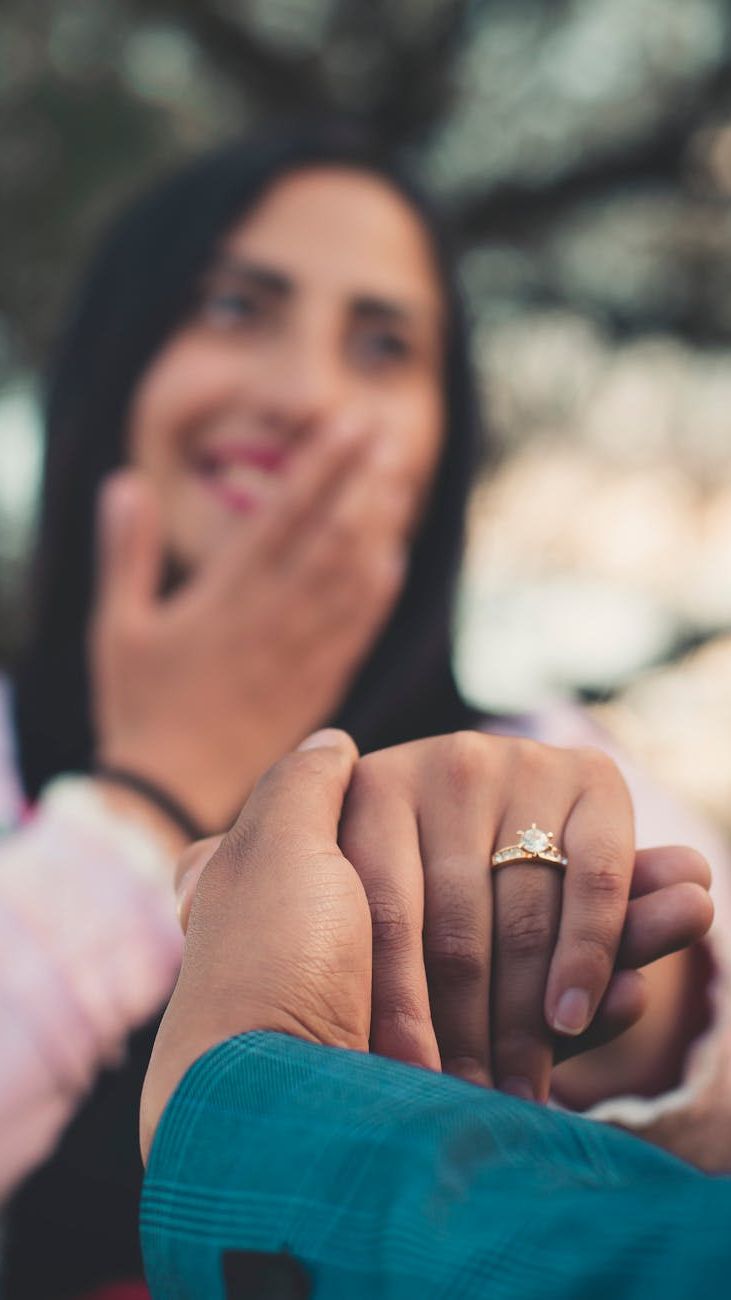 The Perfect "Yes" Ring: How to Choose Your Dream Engagement Jewelry