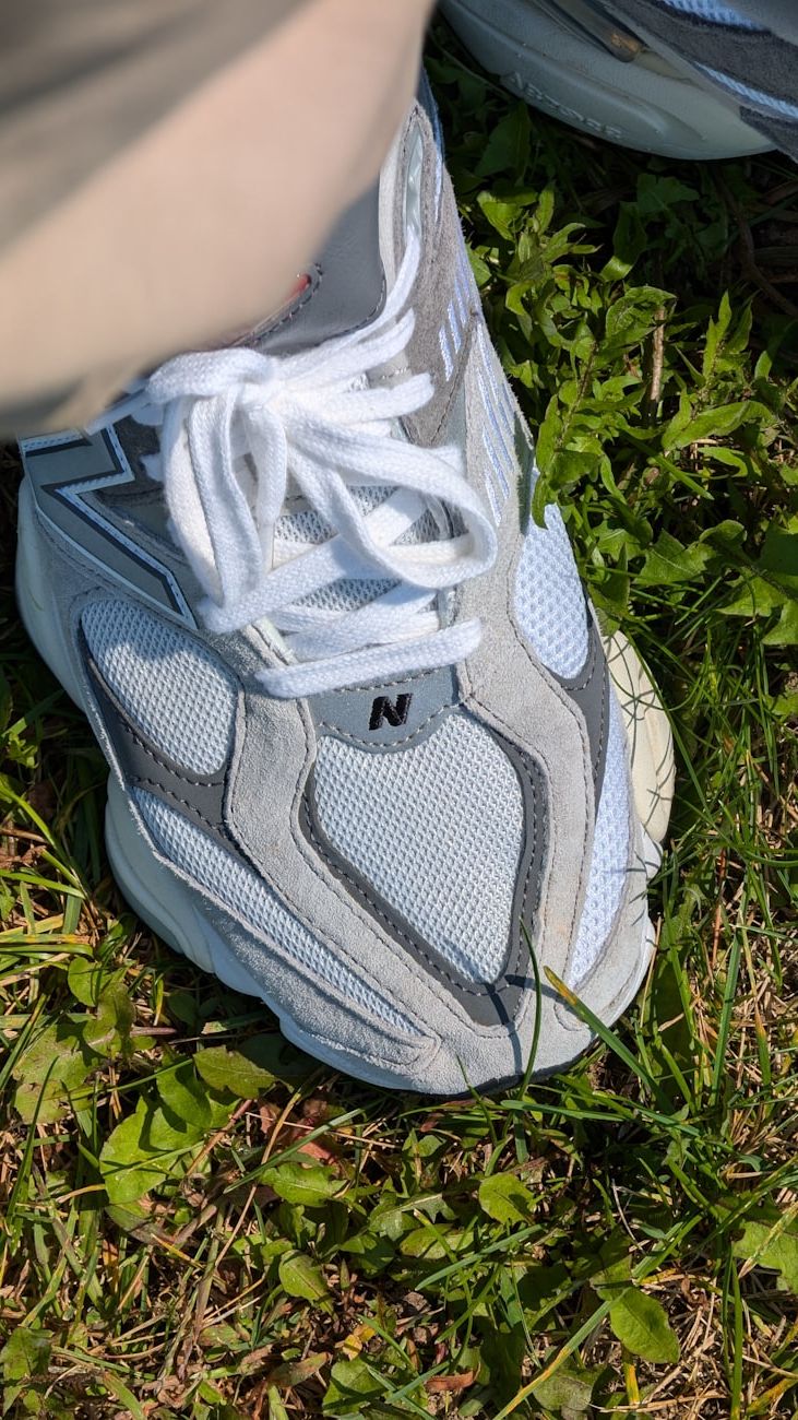 The Ultimate Guide to Fashion Sneakers: Style and Comfort in Every Step