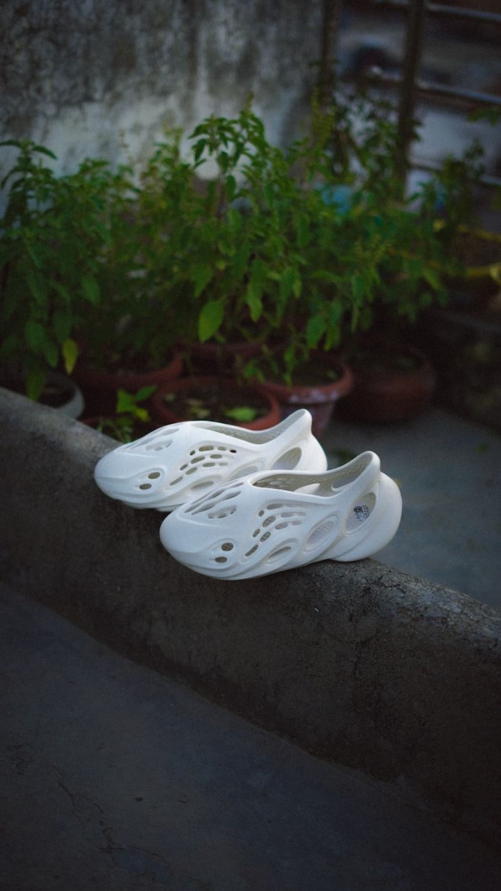 Clogs or Mules: Which Shoes Should Boys Choose for Summer?